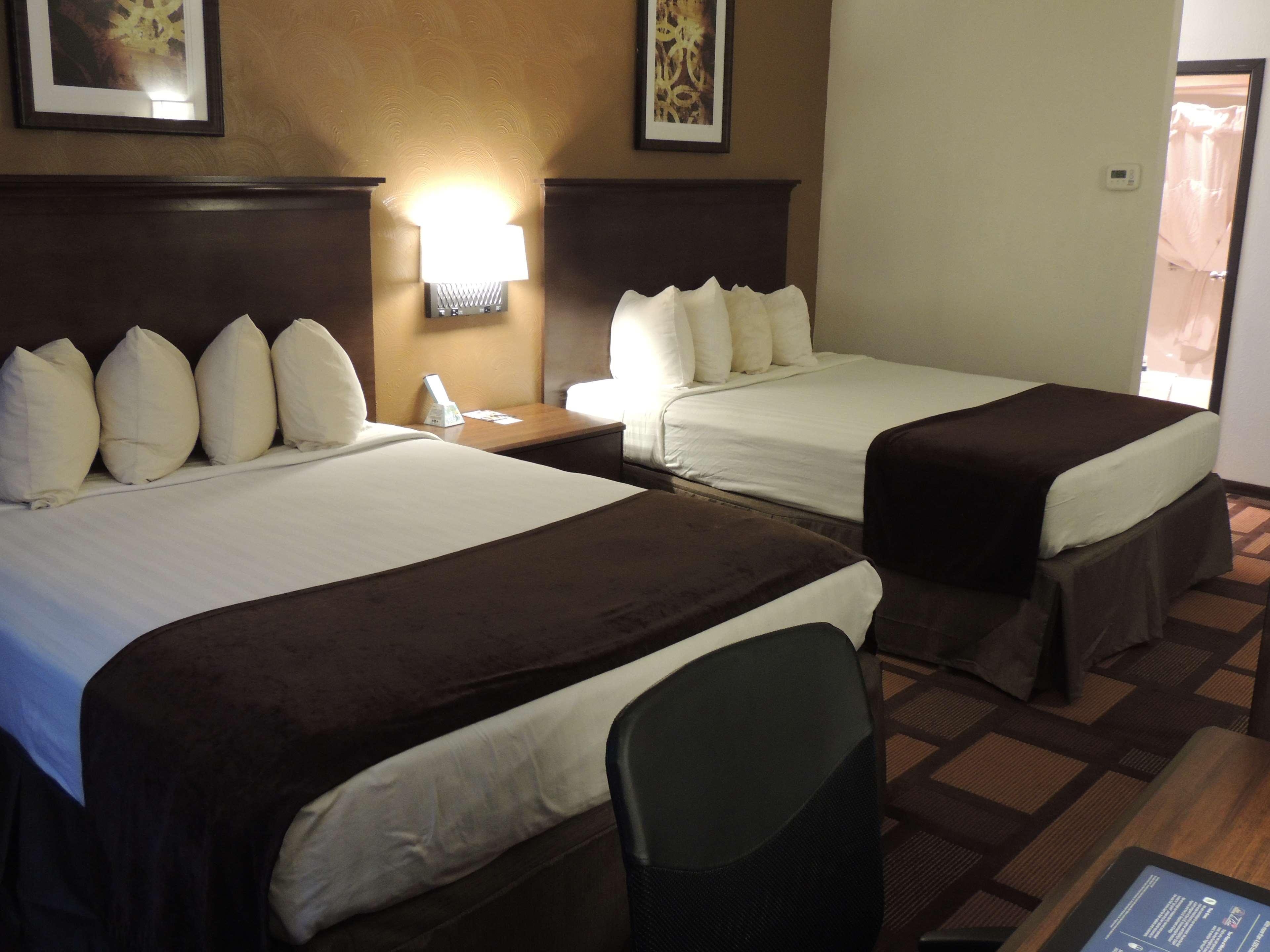 Best Western Tower West Lodge Джиллетт Экстерьер фото