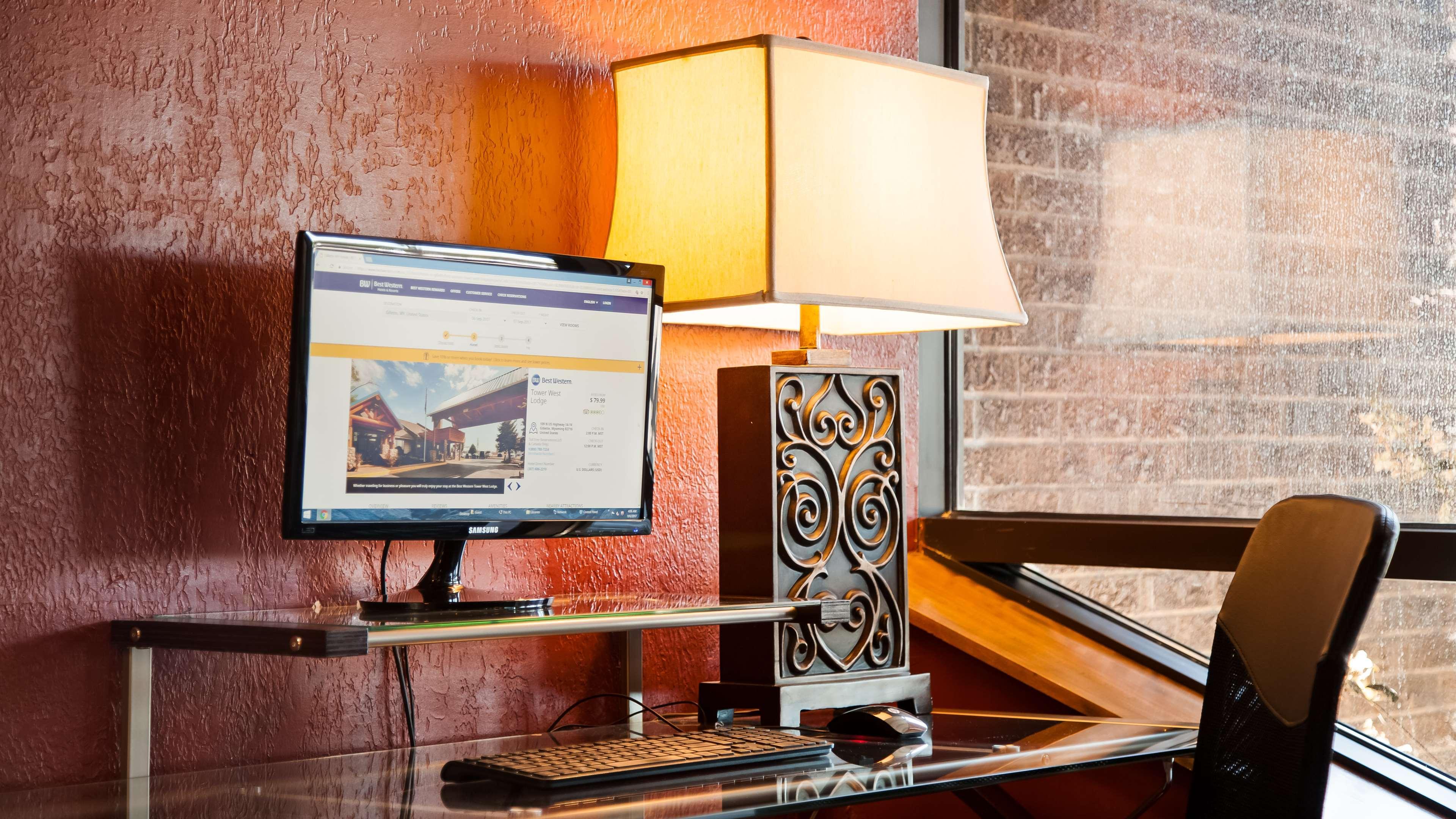 Best Western Tower West Lodge Джиллетт Экстерьер фото