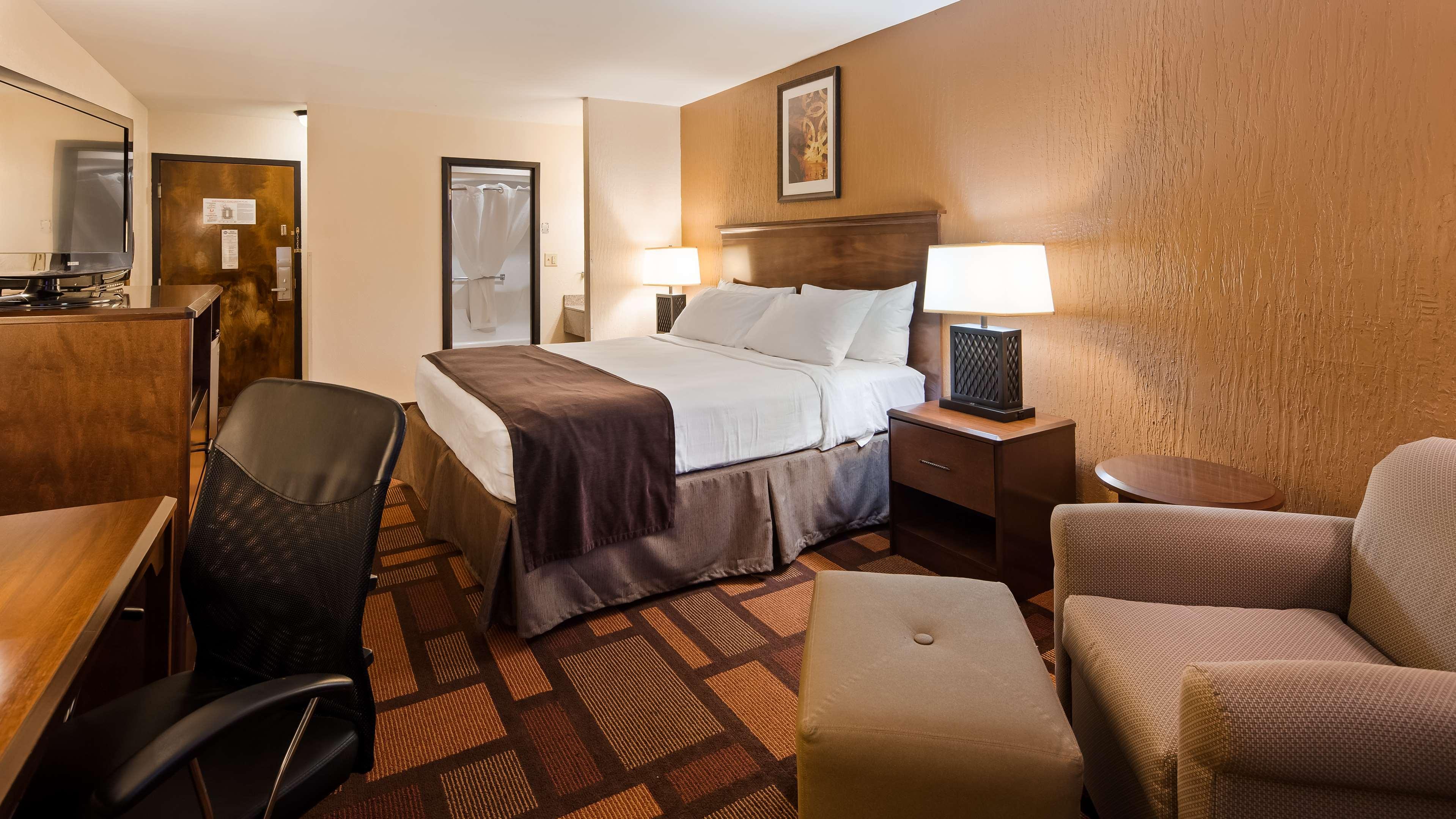 Best Western Tower West Lodge Джиллетт Экстерьер фото