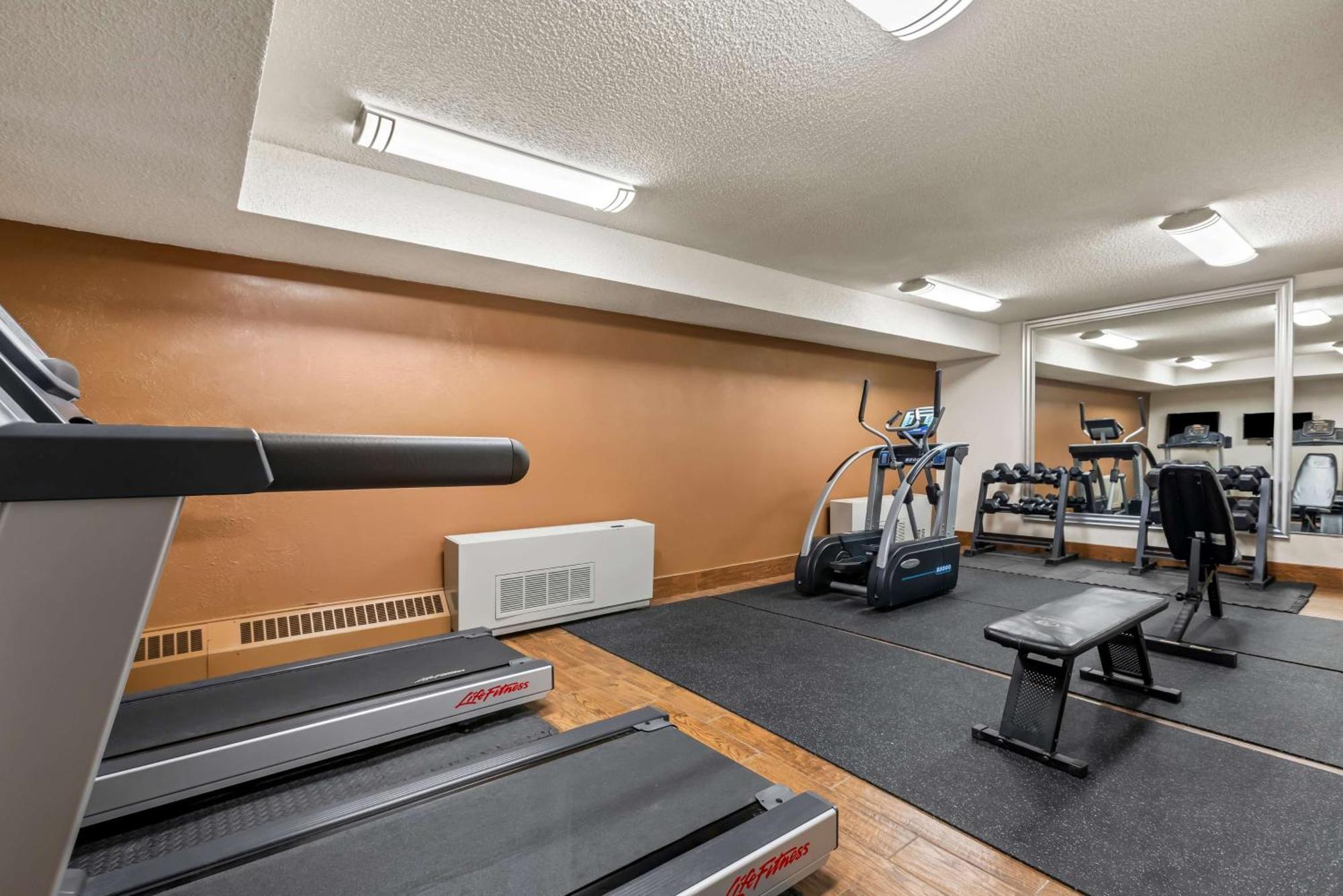 Best Western Tower West Lodge Джиллетт Экстерьер фото