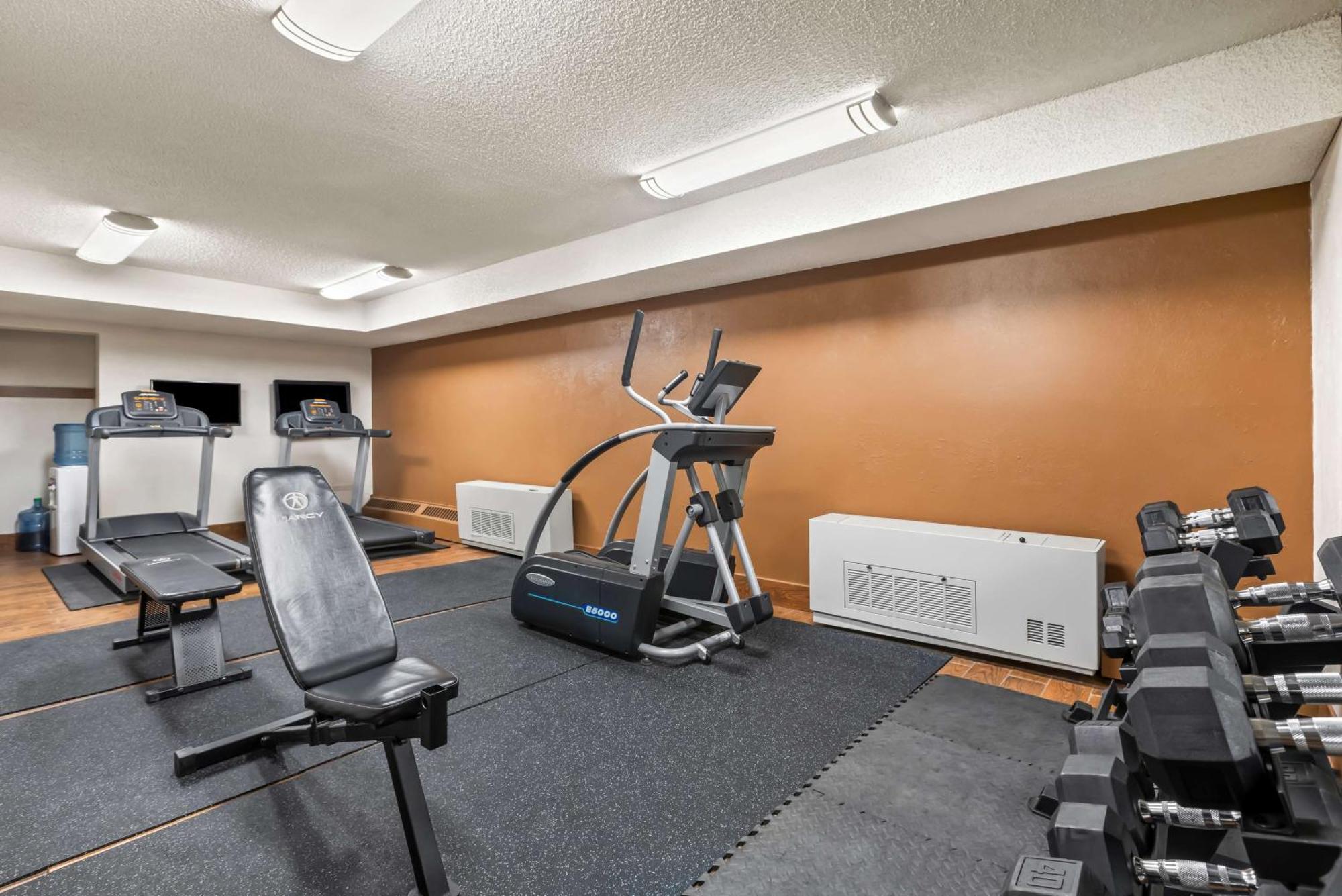 Best Western Tower West Lodge Джиллетт Экстерьер фото