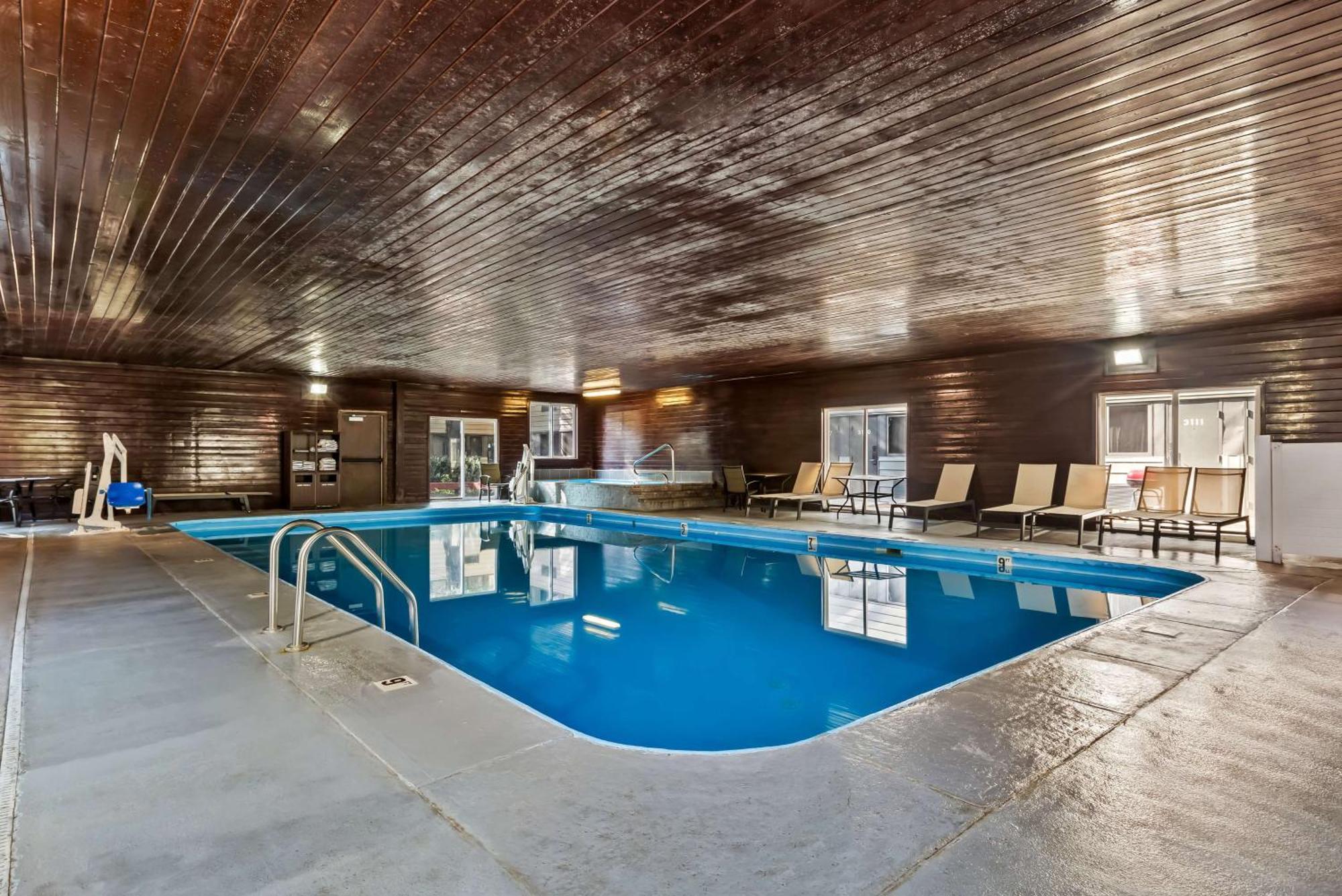 Best Western Tower West Lodge Джиллетт Экстерьер фото