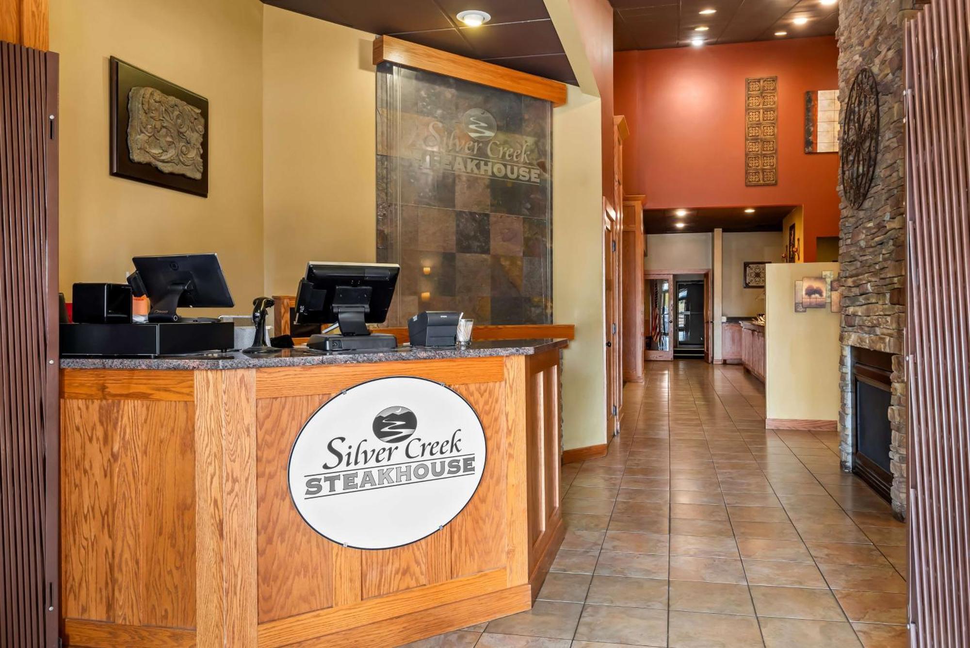 Best Western Tower West Lodge Джиллетт Экстерьер фото