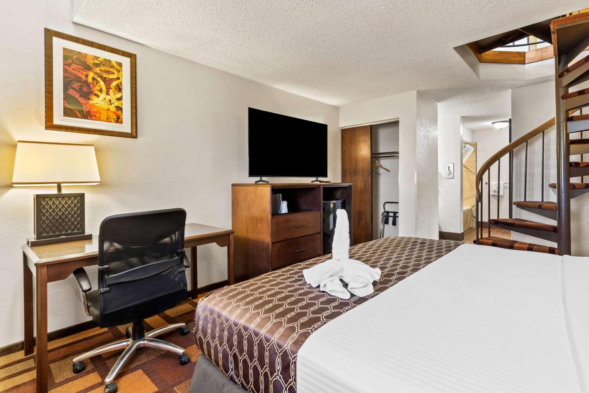 Best Western Tower West Lodge Джиллетт Экстерьер фото
