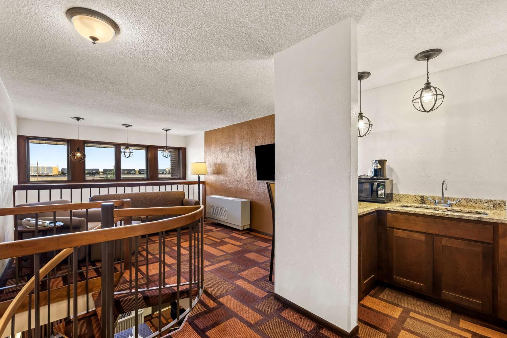 Best Western Tower West Lodge Джиллетт Экстерьер фото
