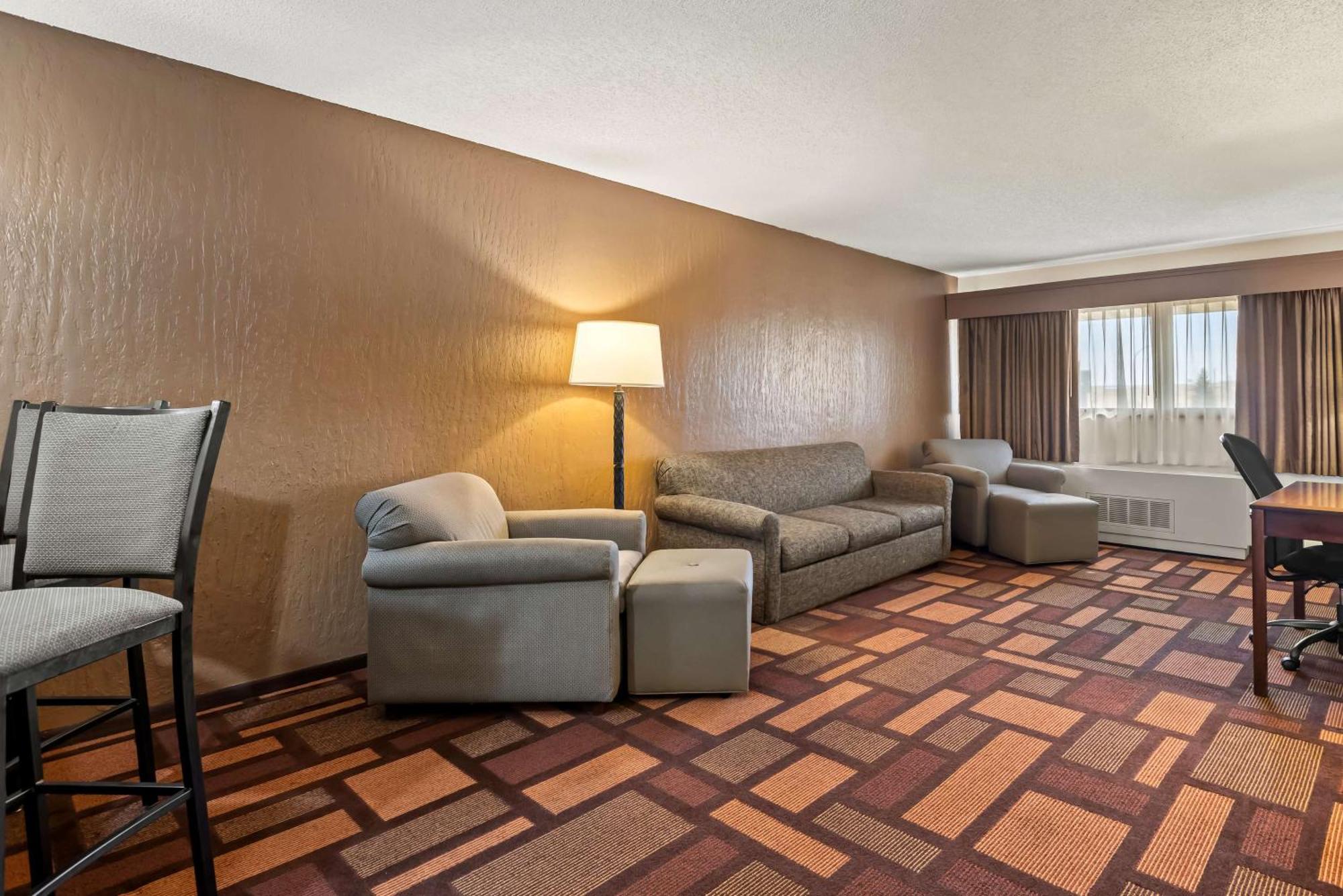Best Western Tower West Lodge Джиллетт Экстерьер фото