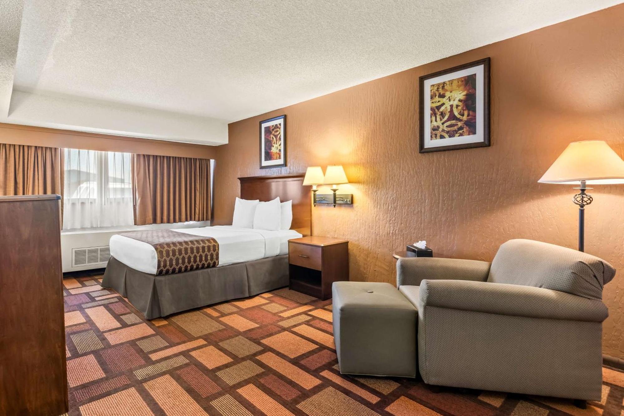 Best Western Tower West Lodge Джиллетт Экстерьер фото