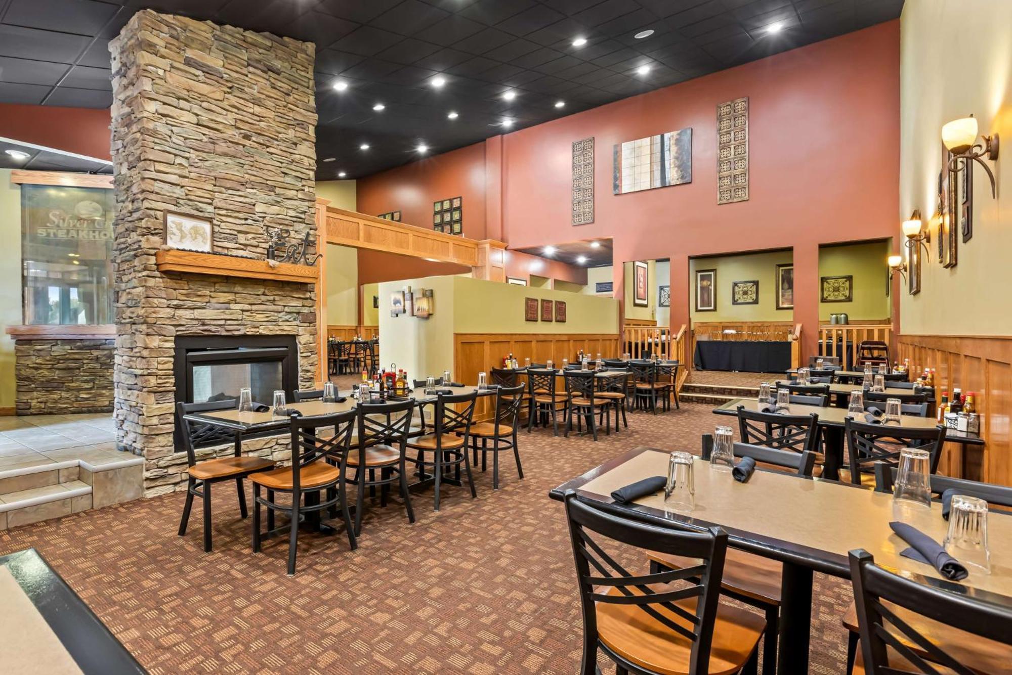 Best Western Tower West Lodge Джиллетт Экстерьер фото